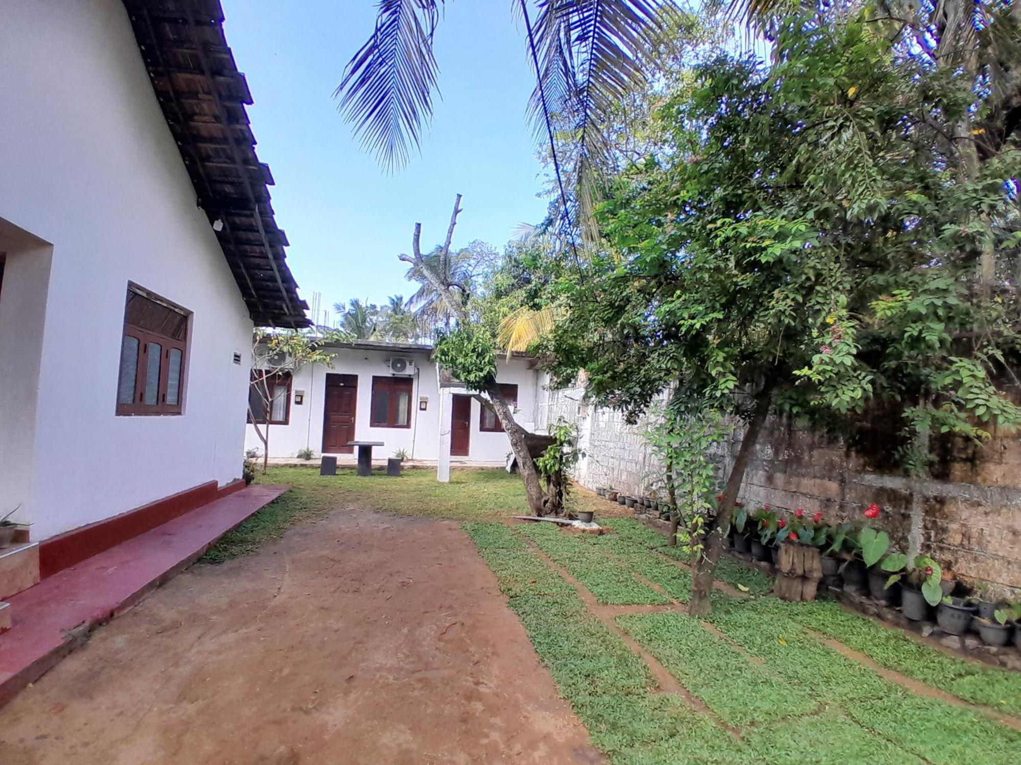 Villa 64 Katunayaka Ngoại thất bức ảnh